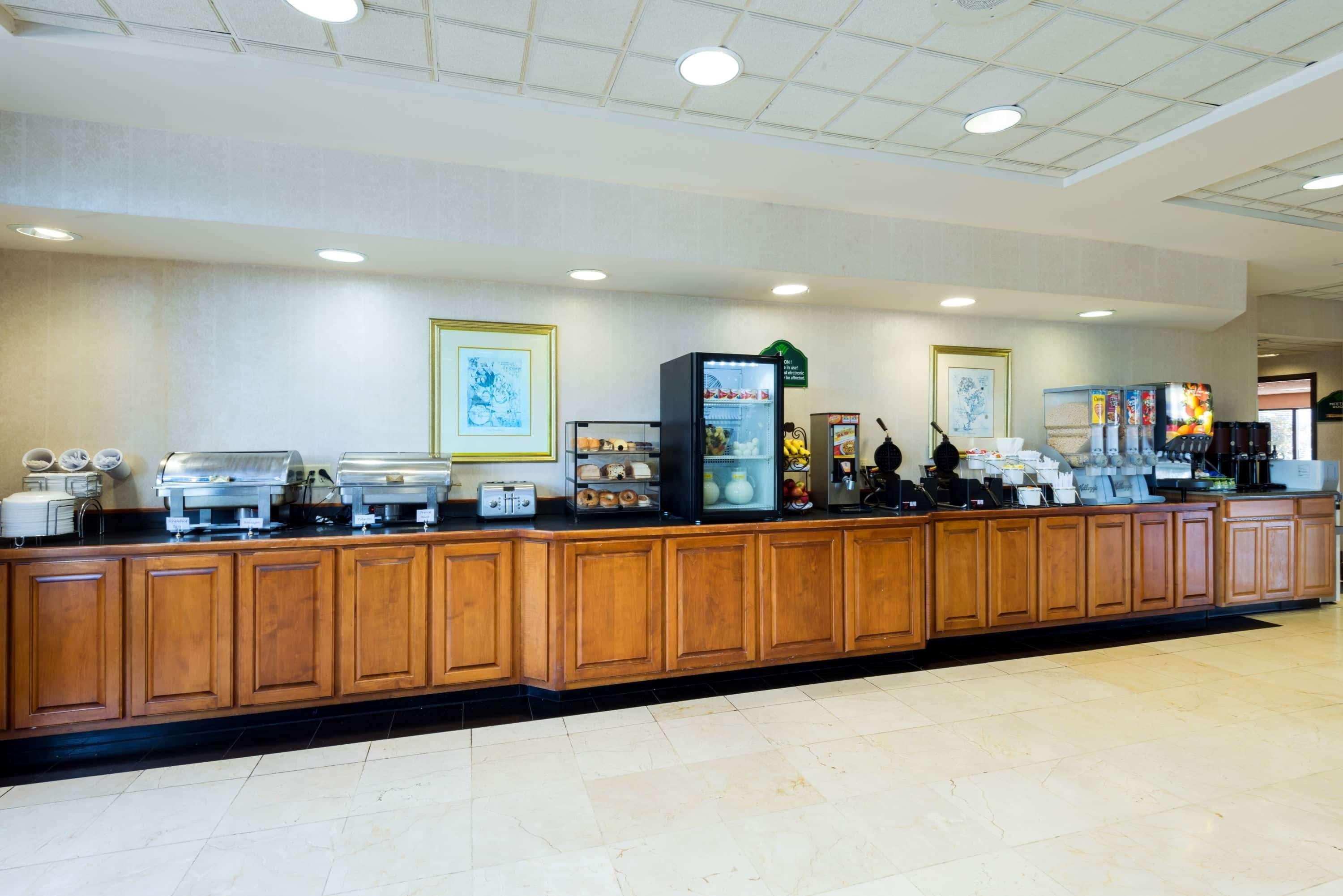Wingate By Wyndham Montgomery Exterior photo